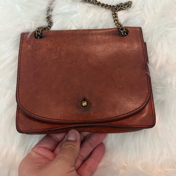 Madewell Handbags - 🚨 Madewell leather mini crossbody bag🚨